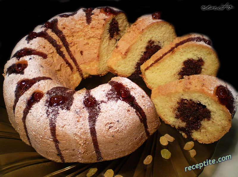 Снимки към Пухкав кекс със сироп