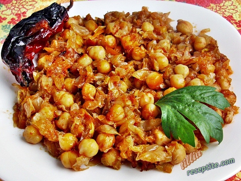 Снимки към Нахут с кисело зеле, запечен на фурна