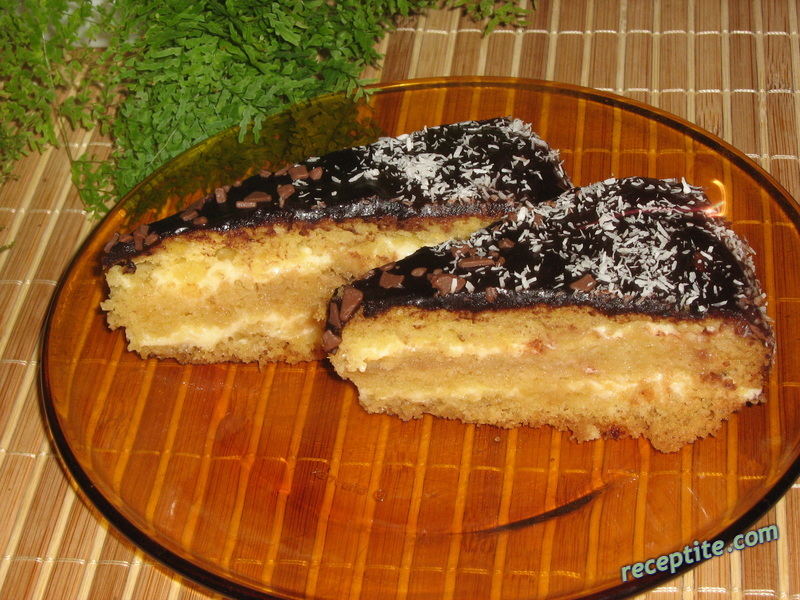 Снимки към Торта с шоколадова глазура и филирани бадеми