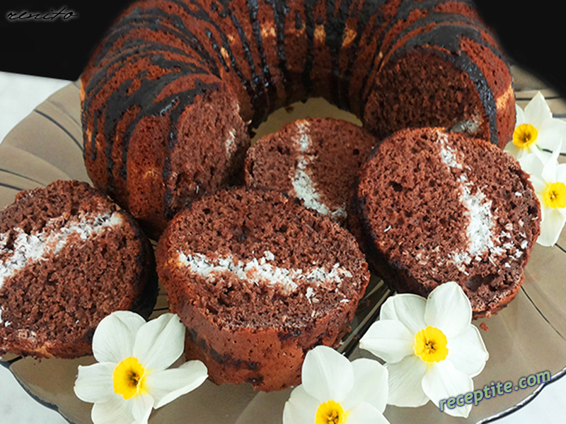 Снимки към Шоколадов кейк с кокос