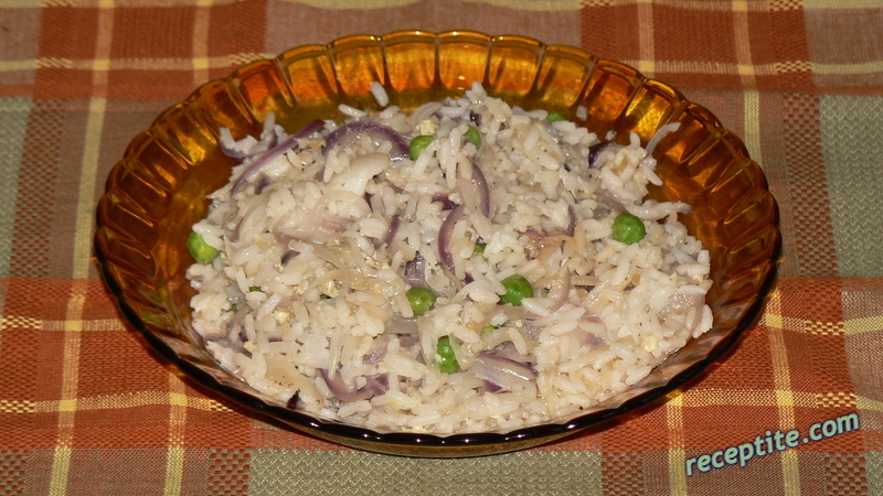 Снимки към Ориз с яйце и два вида лук