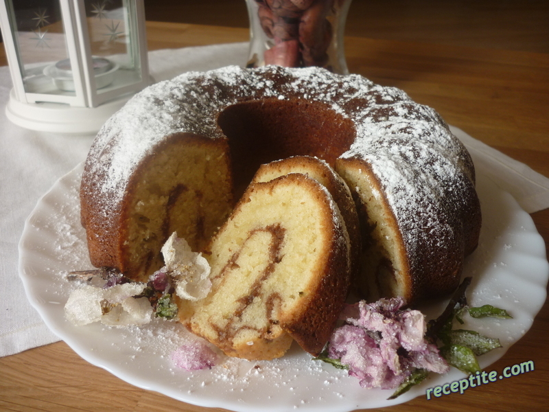 Снимки към Кекс със заквасена сметана