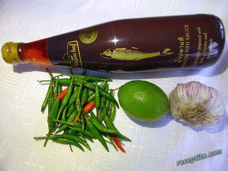 Снимки към Тайландски лют сос Nam Pla Prik