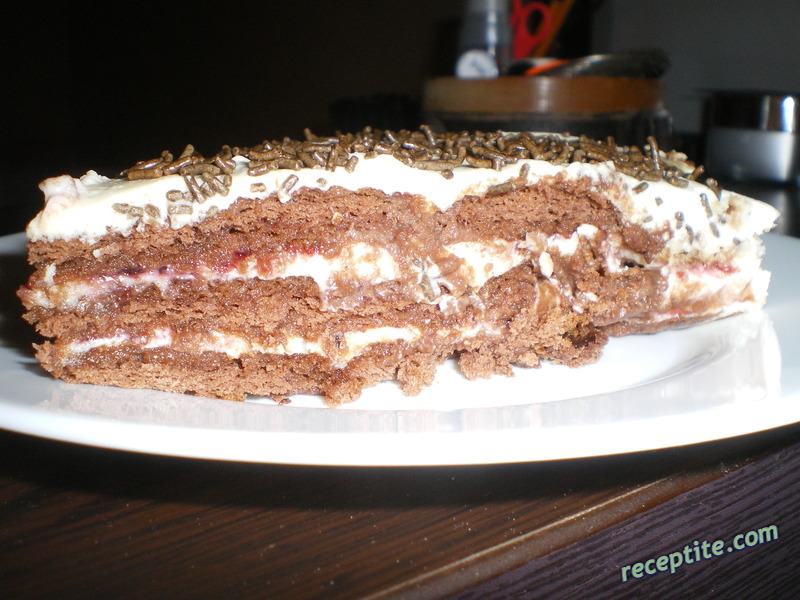 Снимки към Бисквитена торта с боровинки