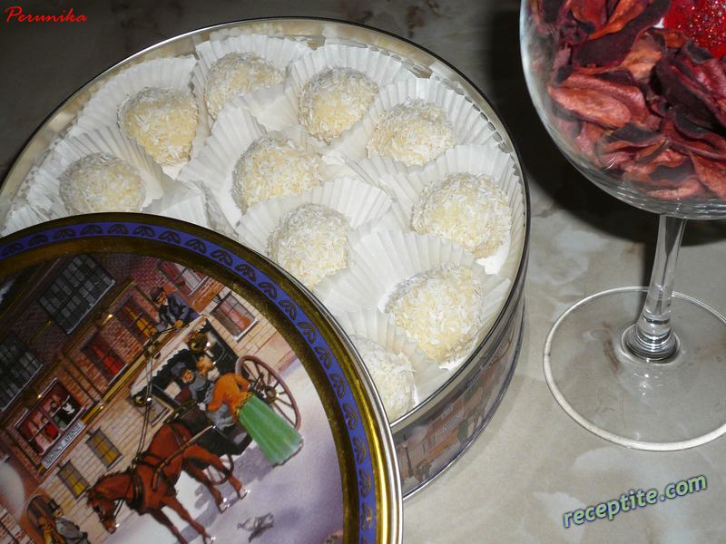 Снимки към Домашни бонбони Рафаело
