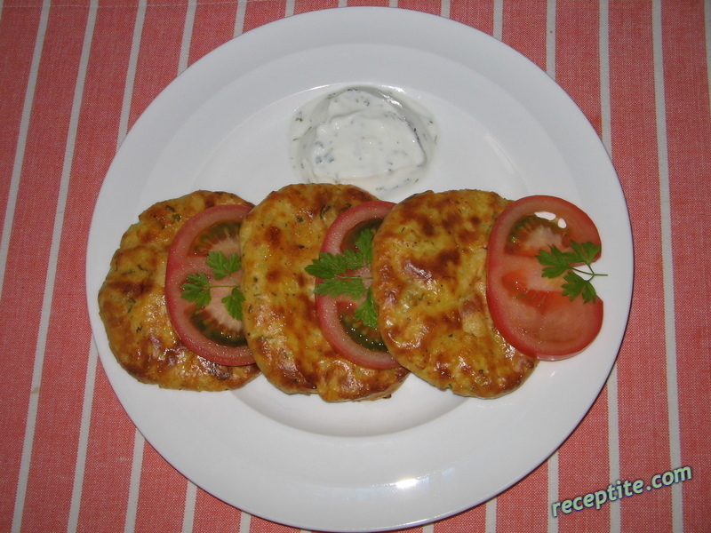 Снимки към Картофени кюфтенца с лук и сирене
