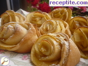 снимка 7 към рецепта Сладки рози от бутер тесто