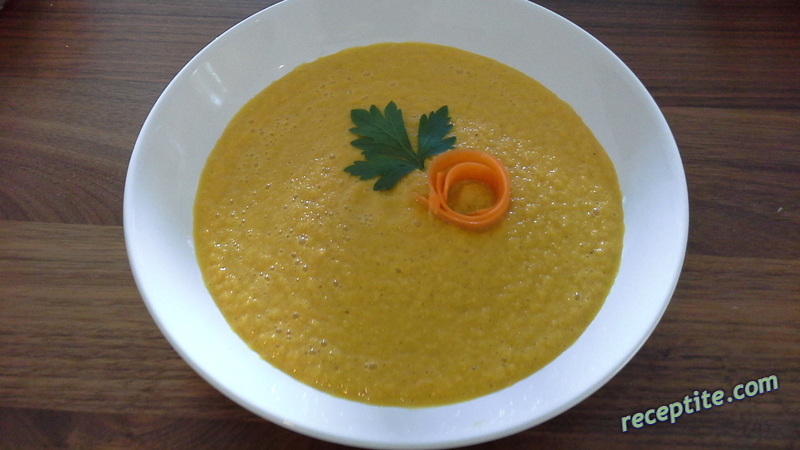 Снимки към Сурова морковена крем супа