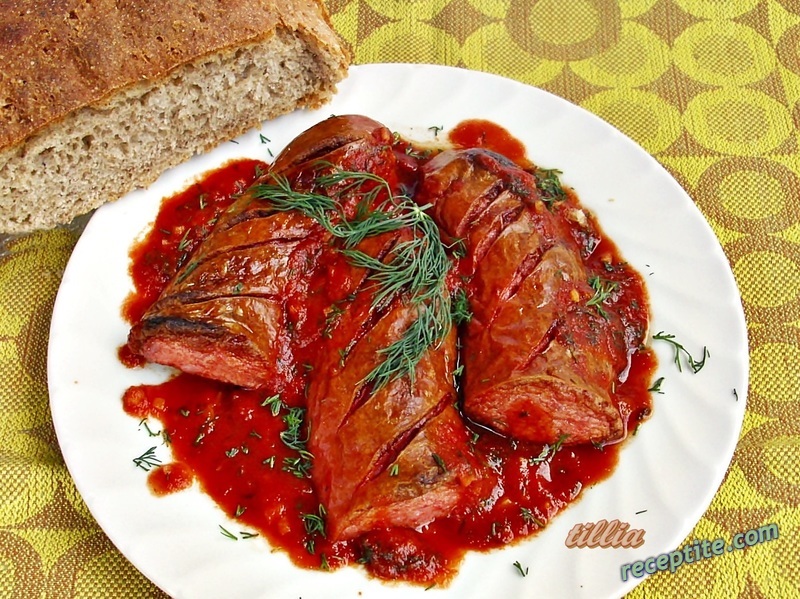 Снимки към Наденица с подлучен доматен сос