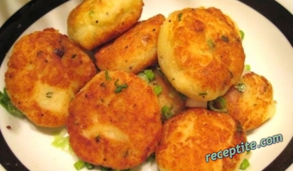 Снимки към Картофени кюфтенца с лук и сирене - II вид