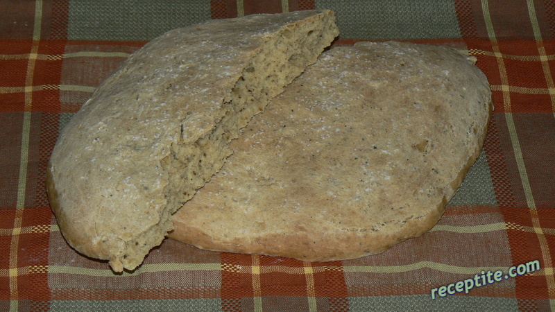 Снимки към Содена питка с три вида брашно и риган
