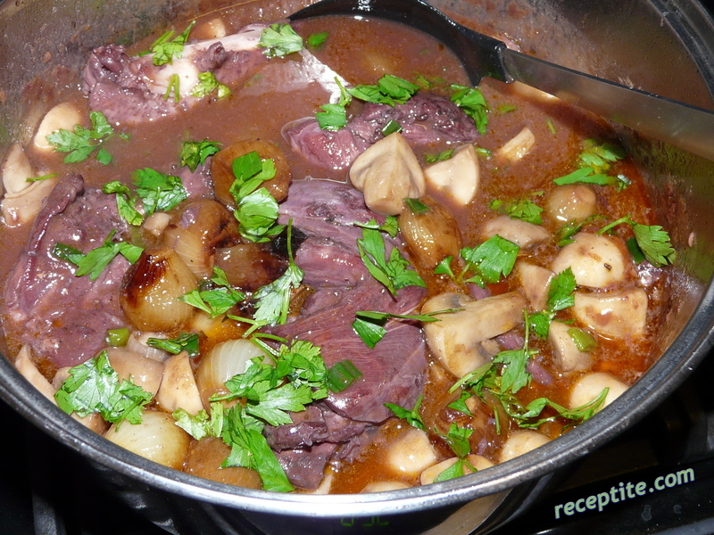 Снимки към Петел с вино (Coq au vin)