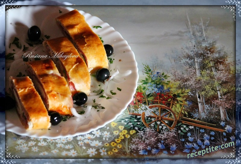 Снимки към Пица-руло със сметана, шунка и кисели краставички