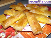 снимка 1 към рецепта Пури от готови кори, сирене и яйца