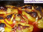снимка 9 към рецепта Пълнени чушки с яйца и сирене в доматен сос