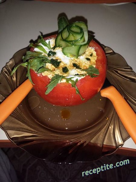 Снимки към Пълнен домат с извара