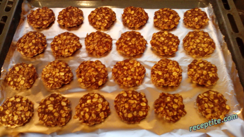 Снимки към Овесени бисквити с шоколад