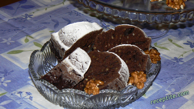 Снимки към Какаов сладкиш с орехи