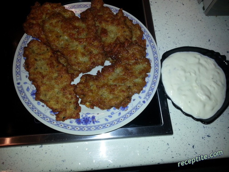 Снимки към Шницели с кайма и картофи
