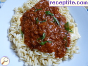 снимка 1 към рецепта Паста с доматен сос и кайма