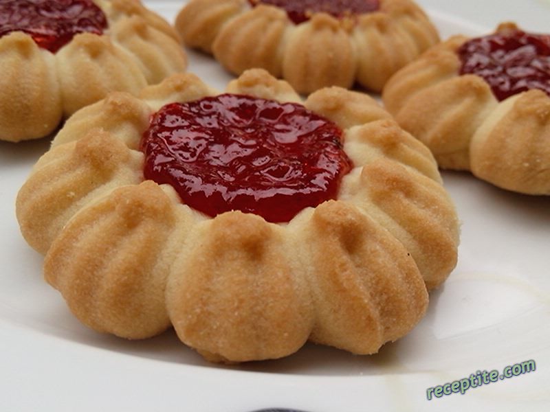 Снимки към Линцерови сладки
