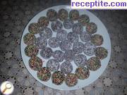 снимка 15 към рецепта Какаови топки от обикновени бисквити