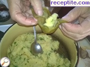 снимка 2 към рецепта Печени чушки пълнени с картофено пюре