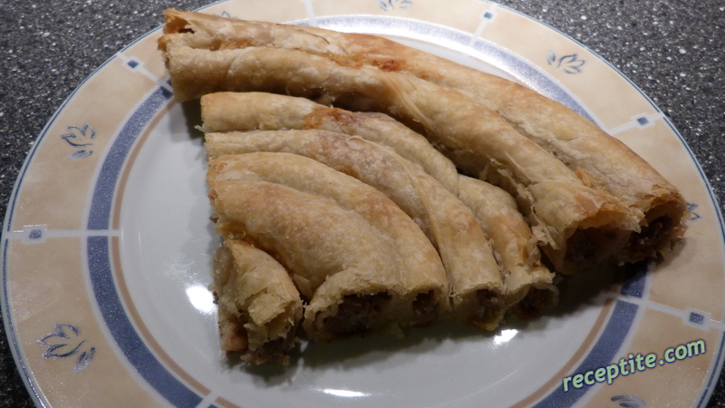 Снимки към Босненска баница с кайма (Bosanski burek sa mesom)