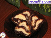 снимка 6 към рецепта Какаов кекс с кокосово-изварен крем