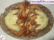 Пилешки крилца на тиган с ориз