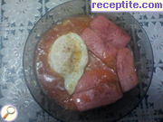 снимка 2 към рецепта Наденички с яйца и сос