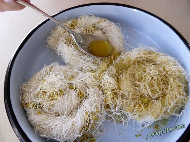 Снимки към Бурма кадаиф