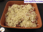 снимка 8 към рецепта Запеканка с картофи и кренвирши