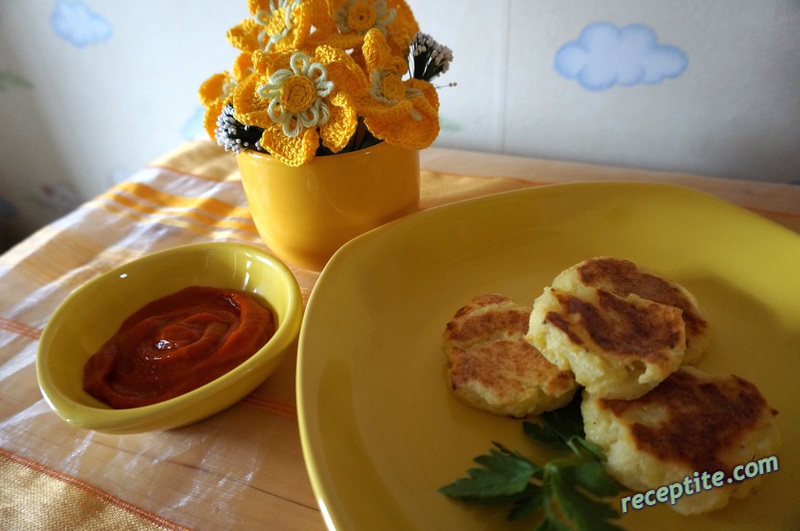Снимки към Ароматни картофени кюфтета на фурна