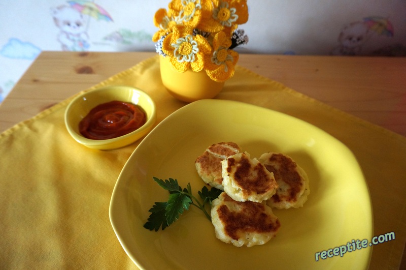 Снимки към Ароматни картофени кюфтета на фурна