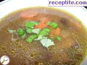 Бистра супа със свинско, гриловани гъби и лук
