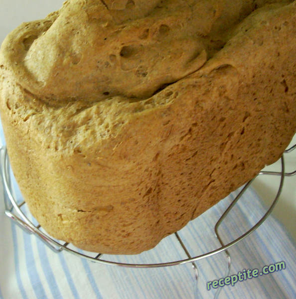 Снимки към Хляб в домашна хлебопекарна