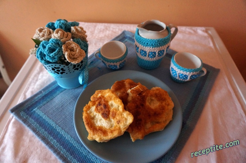 Снимки към Чудните мекици на Петя