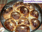 снимка 6 към рецепта Козунак и кифлички с плънка от какао и стафиди