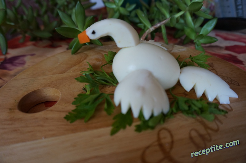 Снимки към Лебеди от яйца