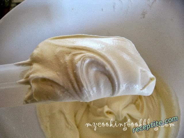 Снимки към Глазура с крема сирене (cream cheese icing)