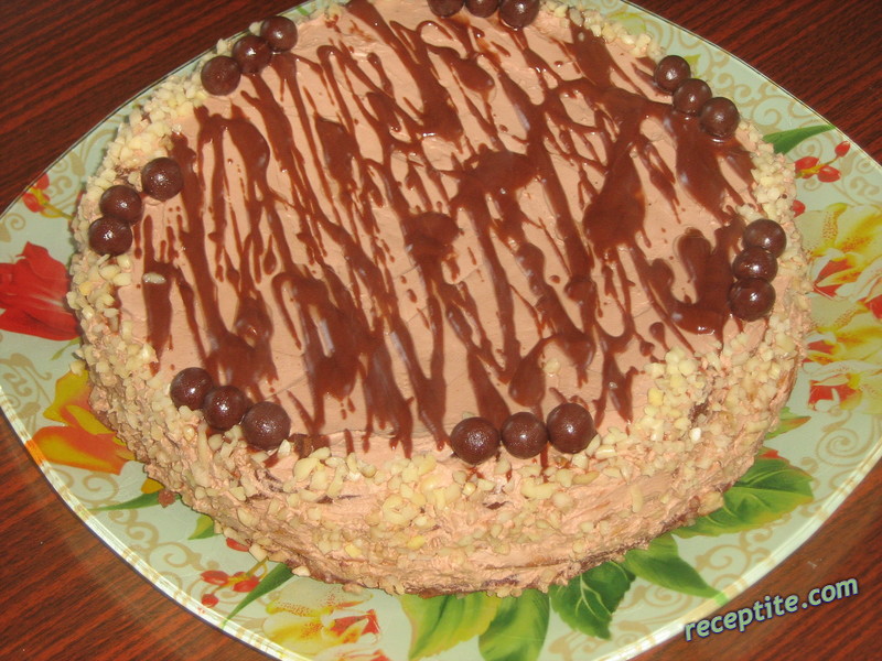 Снимки към Шоколадова торта с бадеми