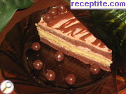 Шоколадова торта с бадеми