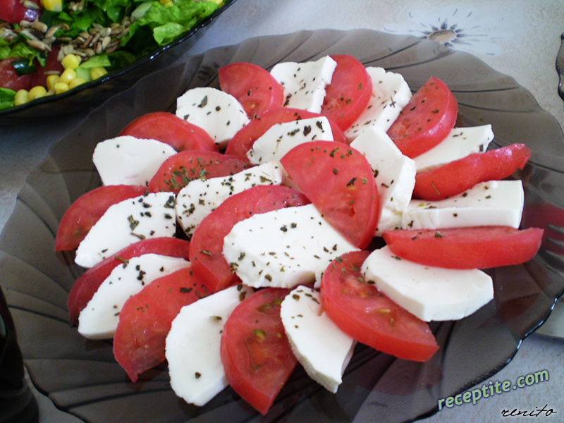 Снимки към Салата Капрезе