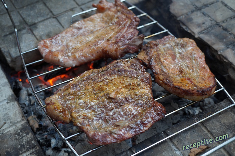 Снимки към Мариновани свински пържоли