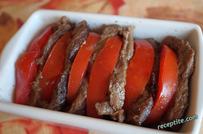 Снимки към Телешко с домати на фурна