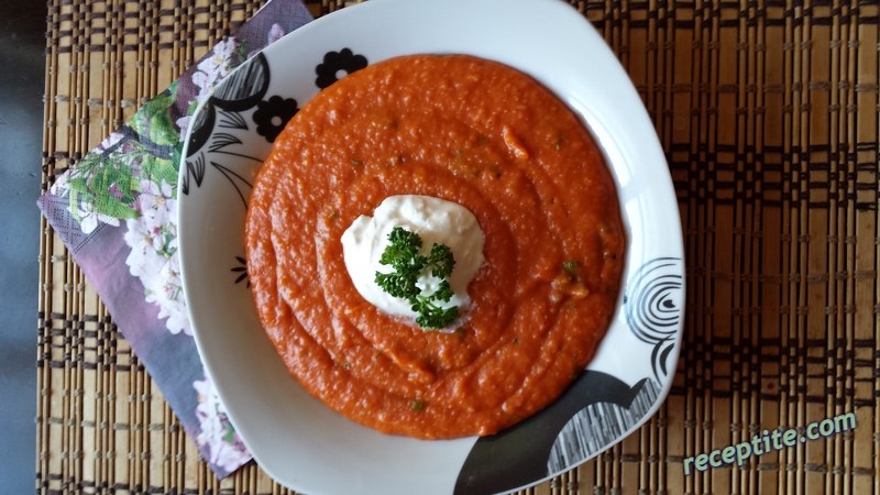 Снимки към Доматена крем-супа с фиде