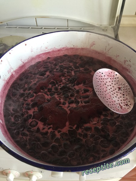 Снимки към Сладко от цели череши