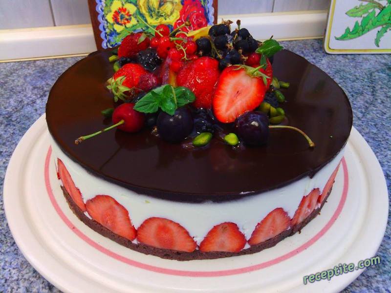 Снимки към Торта Ани с маскарпоне и ягоди