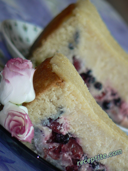 Снимки към Плодов пирог със сметанова заливка